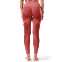 Leggings Power Fit Rosso Rubino Indossato retro