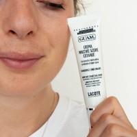 Seatherapy Crema Macchie Scure Cutanee viso tubo texture